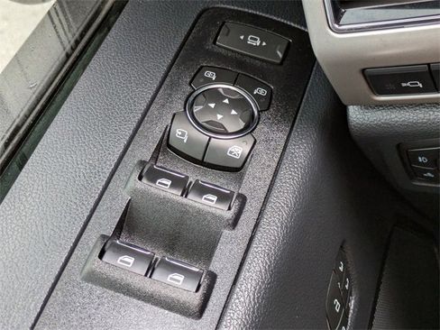 Certified 2022 Ford F450 Lariat w/ Lariat Ultimate Package image 24