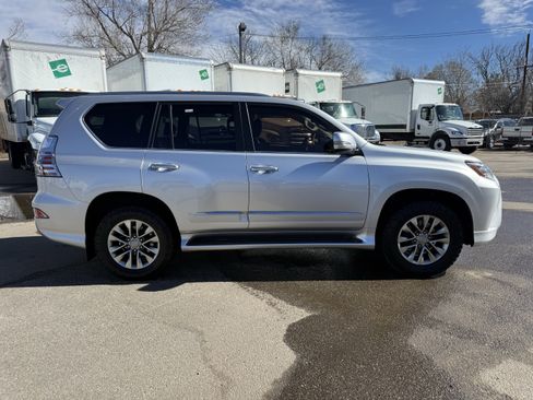 Used 2017 Lexus GX 460 Luxury image 6