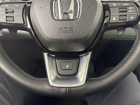 Certified 2023 Honda Pilot Elite image 36