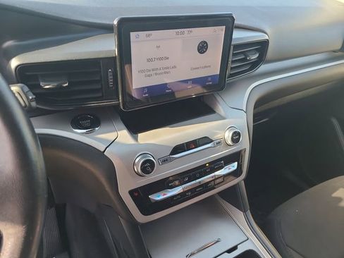 Used 2022 Ford Explorer XLT RWD image 32