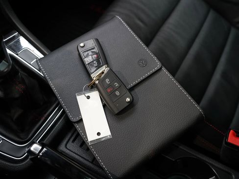 Used 2019 Volkswagen GTI SE image 63