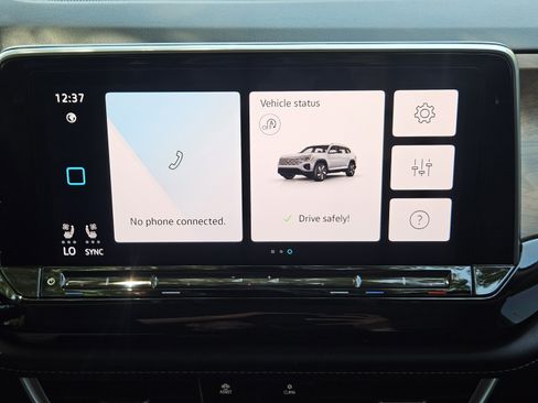 Used 2024 Volkswagen Atlas SE FWD image 9