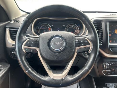 Used 2017 Jeep Cherokee Limited AWD/4WD image 26