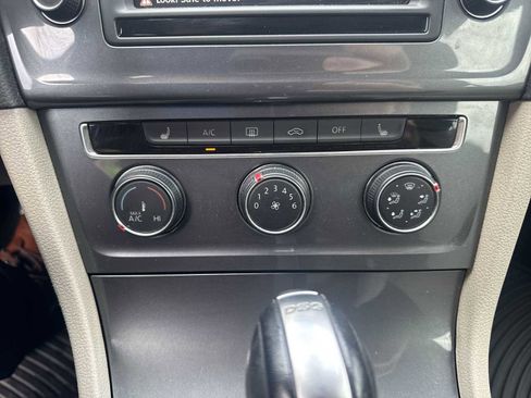 Used 2017 Volkswagen Golf Alltrack S image 18