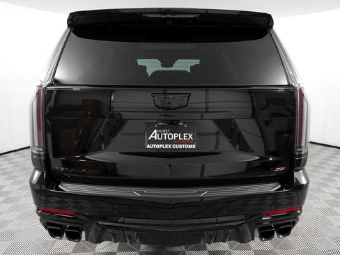 Used 2026 Cadillac Escalade V w/ LPO, ONYX Package AWD/4WD image 6