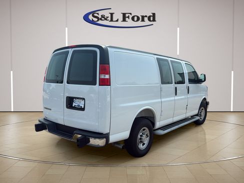 Used 2025 Chevrolet Express 2500 w/ Driver Convenience Package RWD image 7