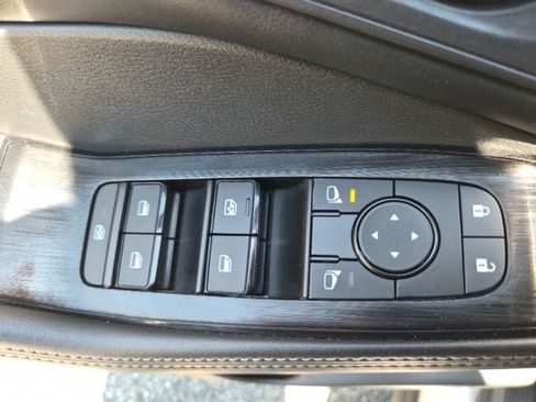 Used 2023 Nissan Rogue SV w/ SV Premium B Package AWD/4WD image 19