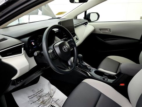 Certified 2025 Toyota Corolla LE image 15