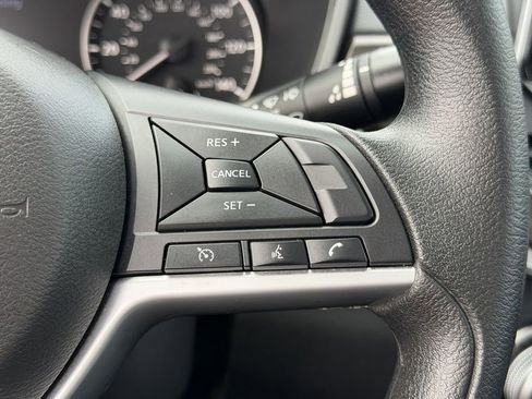 Used 2025 Nissan Altima 2.5 SV FWD image 22