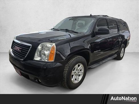 Used 2013 GMC Yukon XL SLT image 1