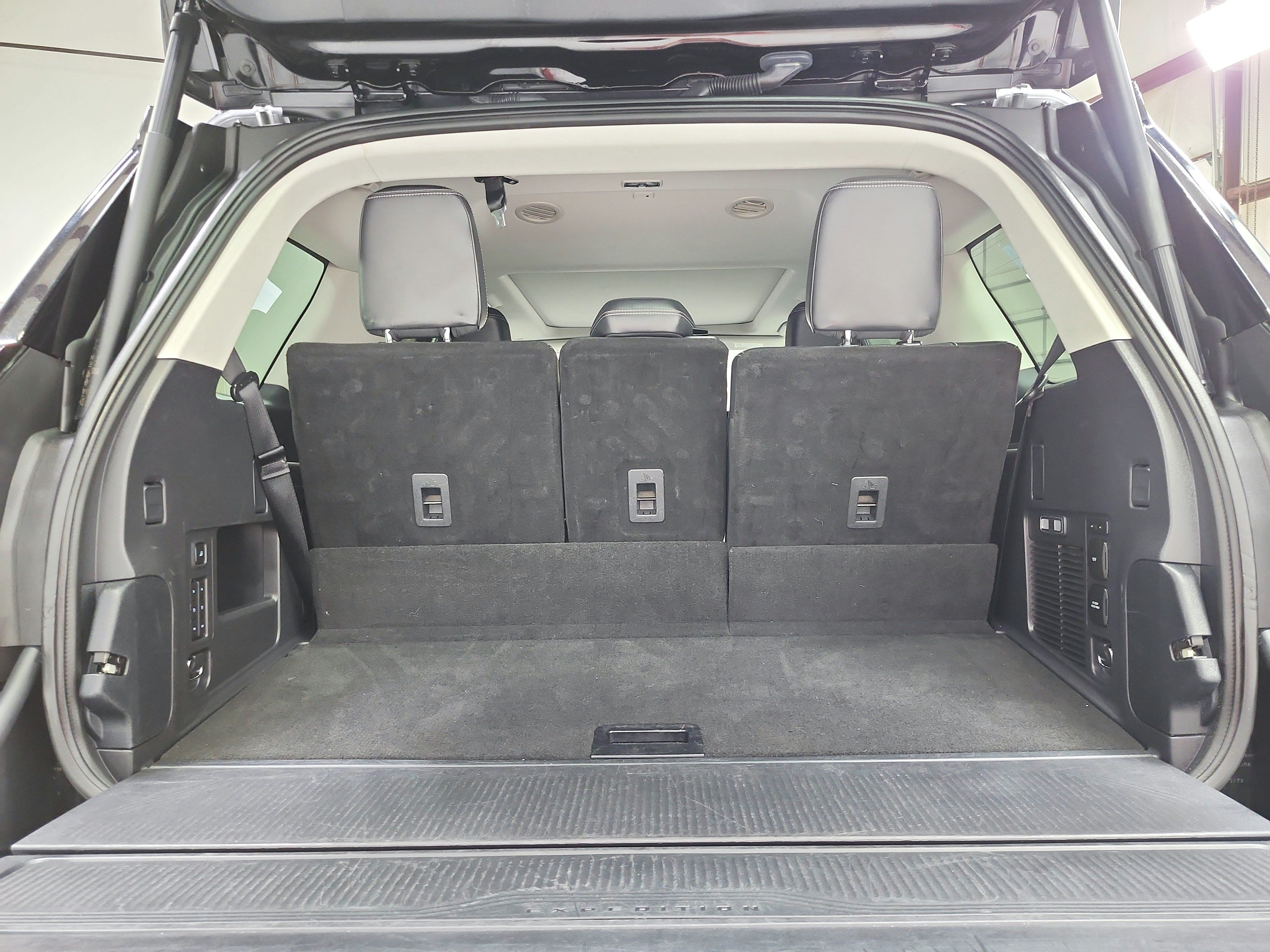 Used 2025 Ford Expedition Platinum AWD/4WD image 55