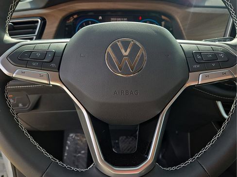 New 2026 Volkswagen Atlas SE image 25