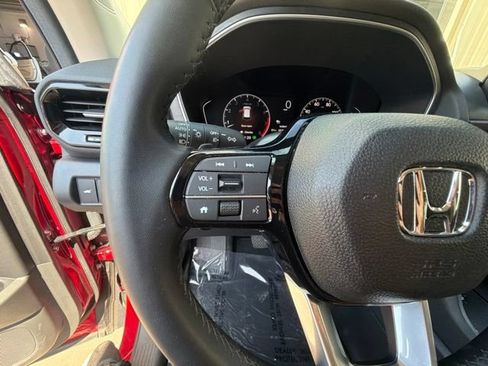 Certified 2025 Honda Pilot EX-L image 33