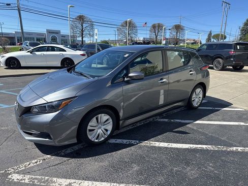 Used 2024 Nissan Leaf S image 11