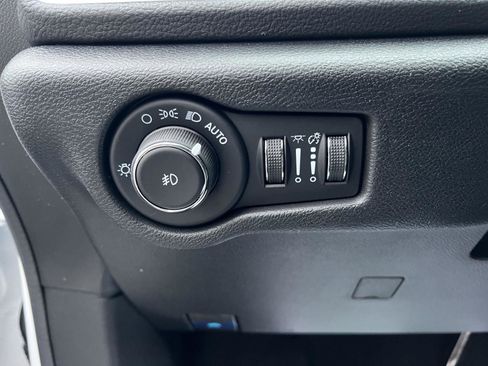 New 2026 Chrysler Pacifica Select image 17