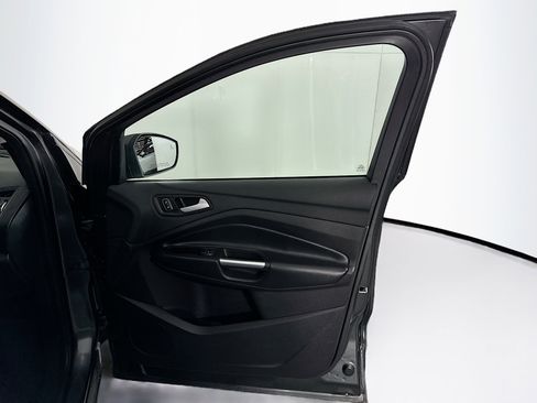 Used 2019 Ford Escape Titanium image 30