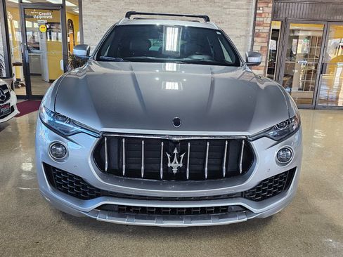 Used 2018 Maserati Levante GranLusso image 2