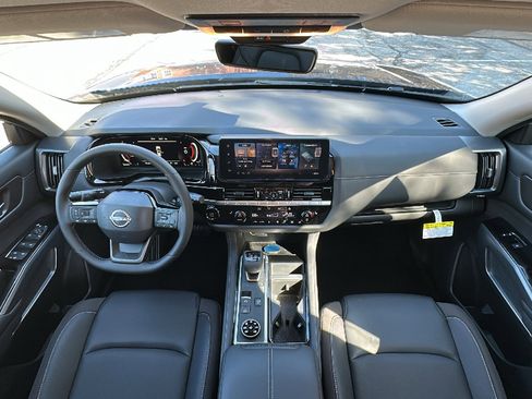 New 2026 Nissan Pathfinder SL image 16