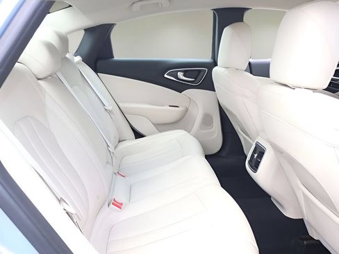 Used 2015 Chrysler 200 C FWD image 15