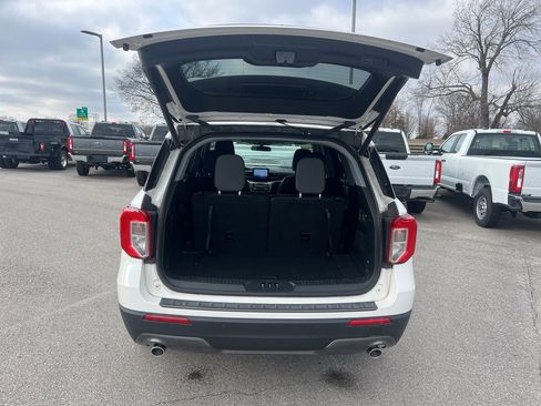 Certified 2022 Ford Explorer XLT w/ Equipment Group 202A image 18