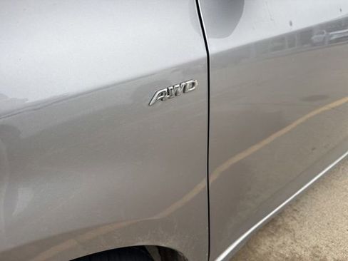Used 2018 Toyota Sienna XLE AWD/4WD image 3