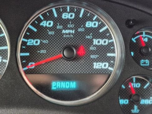 Used 2011 Chevrolet Avalanche LT w/ Suspension Package, Off-Road AWD/4WD image 10
