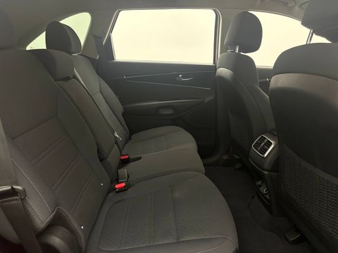Used 2017 Kia Sorento FWD image 34