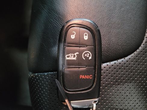 Used 2019 Jeep Cherokee Limited AWD/4WD image 32
