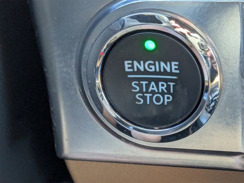 Used 2022 Ford F150 Lariat image 34