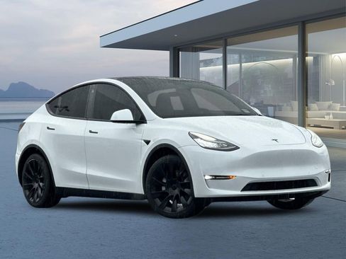 Used 2021 Tesla Model Y Long Range image 1