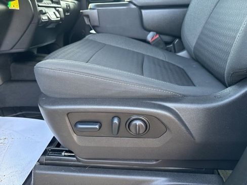 Used 2022 Chevrolet Silverado 2500 Custom w/ Custom Convenience Package image 25