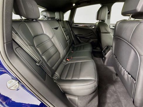 New 2026 Porsche Macan image 29