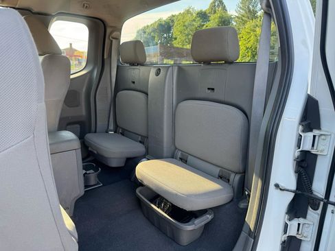 Used 2019 Nissan Frontier S RWD image 11