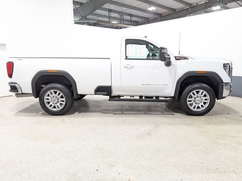 Used 2024 GMC Sierra 2500 SLE w/ SLE Convenience Package image 2