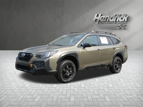 Certified 2025 Subaru Outback Wilderness AWD/4WD image 5
