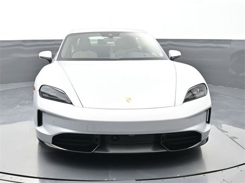 Used 2025 Porsche Taycan GTS image 34
