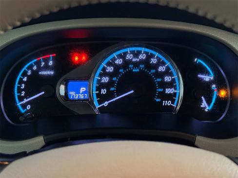 Used 2014 Toyota Sienna XLE image 15