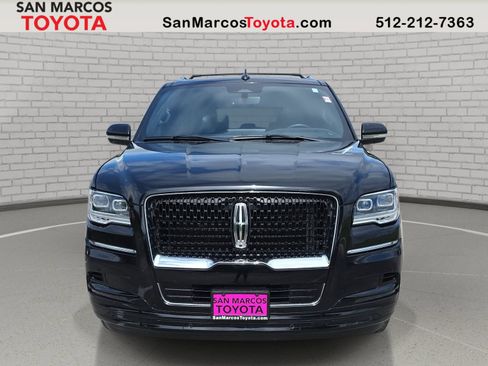 Used 2023 Lincoln Navigator Reserve AWD/4WD image 2