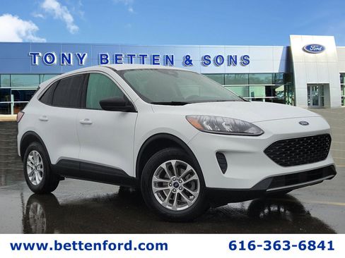 Certified 2022 Ford Escape SE w/ Convenience Package image 1