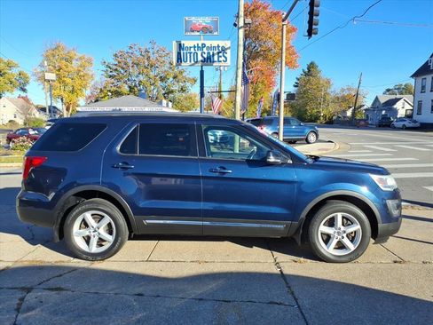 Used 2016 Ford Explorer XLT image 1