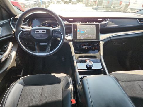 Used 2024 Jeep Grand Cherokee L Altitude image 10