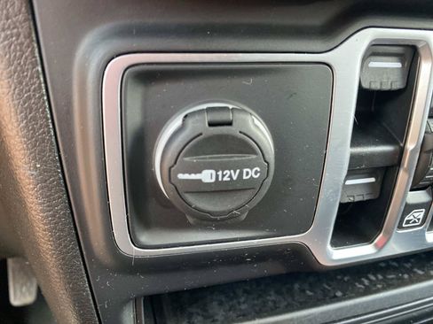Used 2025 Jeep Wrangler Unlimited Sahara w/ Safety Group AWD/4WD image 30