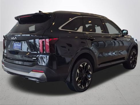 Used 2025 Kia Sorento EX AWD/4WD image 7