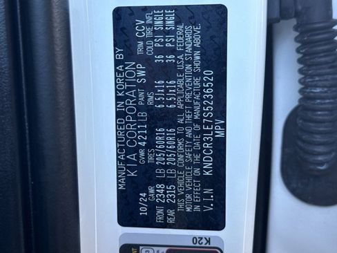 Used 2025 Kia Niro EX image 29