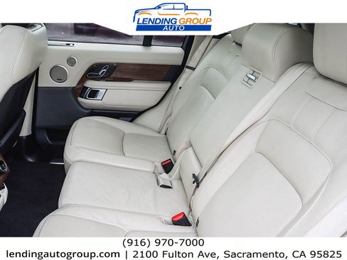 Used 2019 Land Rover Range Rover HSE image 17
