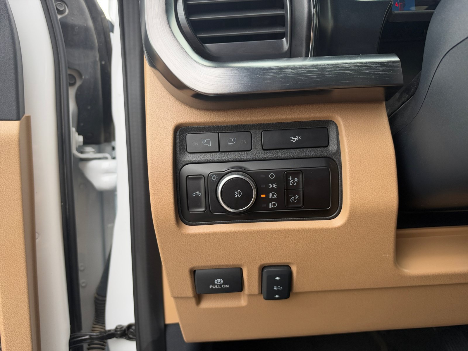 Used 2023 Ford F350 Lariat w/ Chrome Package AWD/4WD image 23