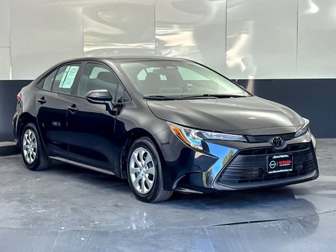 Used 2025 Toyota Corolla LE FWD image 1