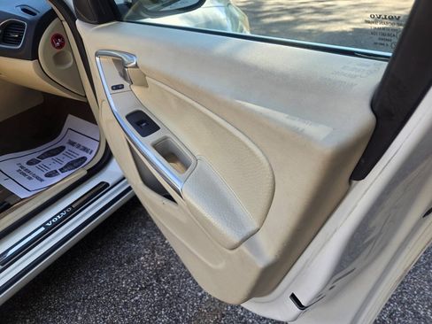 Used 2012 Volvo S60 T5 w/ Climate Pkg FWD image 24
