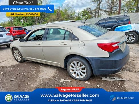 Used 2014 Chrysler 200 Touring FWD image 3
