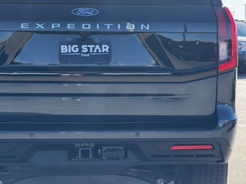 New 2026 Ford Expedition Active image 11
